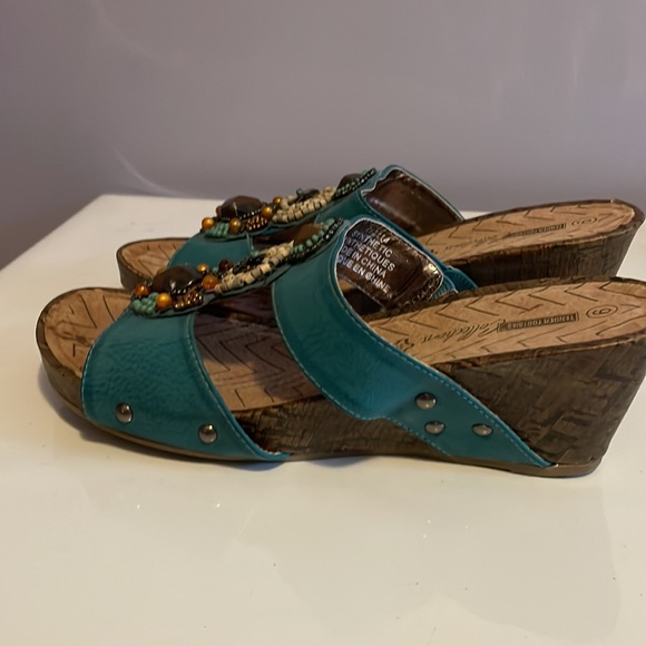 TENDER TOOTSIES Collections Sandals - Picture 4 of 5